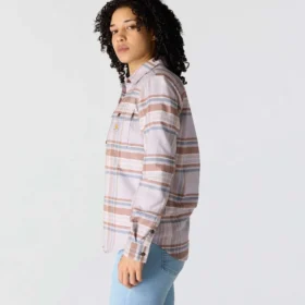 Dámská košile s volným střihem z řady Tencel™ Fiber Series s kostkovaným vzorem